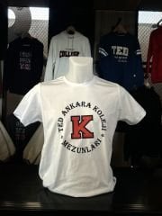 NOSTALJİ  BÜYÜK K LOGOLU BEYAZ T-SHIRT