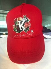 ÇİÇEKLİ K LOGOLU KIRMIZI ŞAPKA